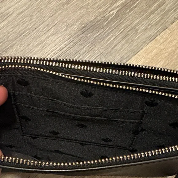 Kate Spade Black Purse with Gold Hardware - Shoulder bag - Picture 5 of 13